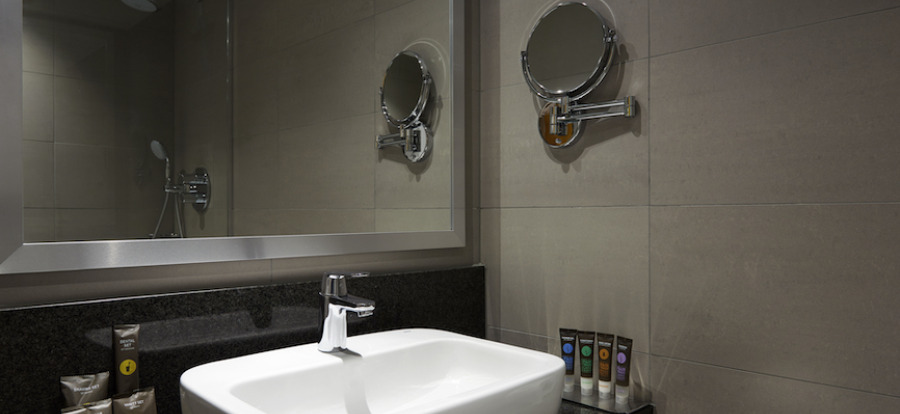 Novotel Stansted Breakfast Stansted Airport Bathroom 4427 58