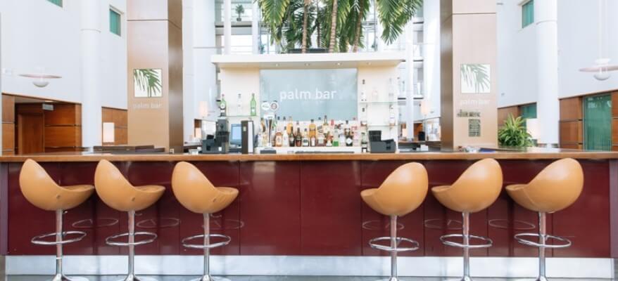 Arora Hotel Gatwick Crawley Bar 1